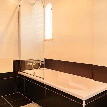 Arrifana Surf Camp * אלג'זור