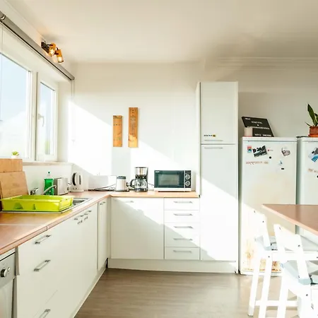 Arrifana Surf Camp Hostel *