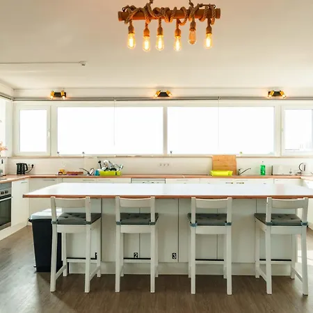 Hostel Arrifana Surf Camp *