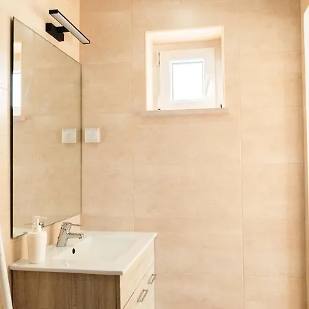 Arrifana Surf Camp *