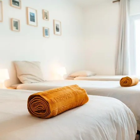 Arrifana Surf Camp Hostel *