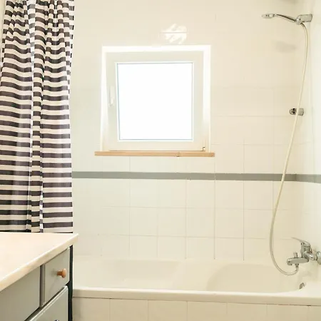 Arrifana Surf Camp *