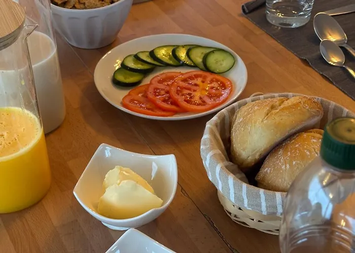 Arrifana Surf Camp *